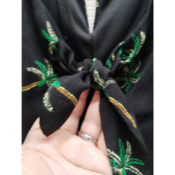 As U Wish Juniors Size XL Romper Black Palm Tree V-Neck Keyhole Back One-Piece - Picture 3 of 9